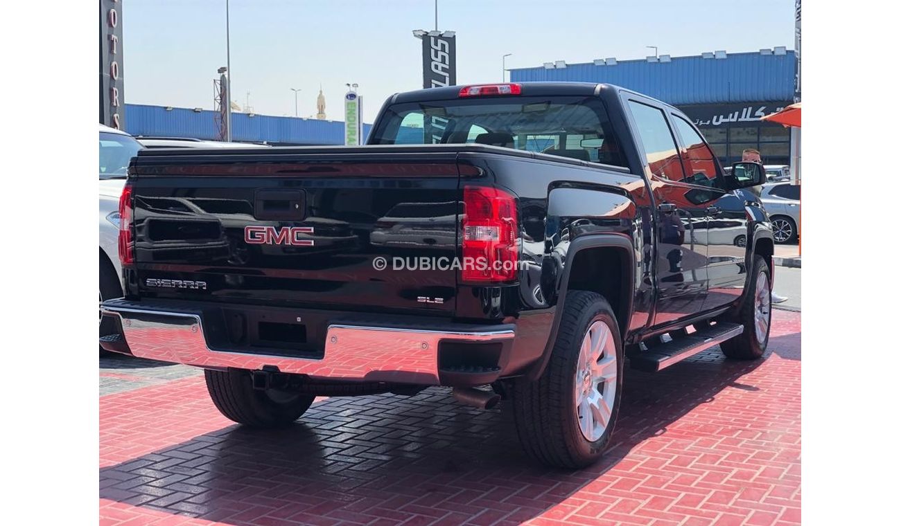 GMC Sierra Z71 4X4 D/CABIN 2018 GCC LOW MILEAGE WITH AGENCY WARRANTY IN MINT CONDITION