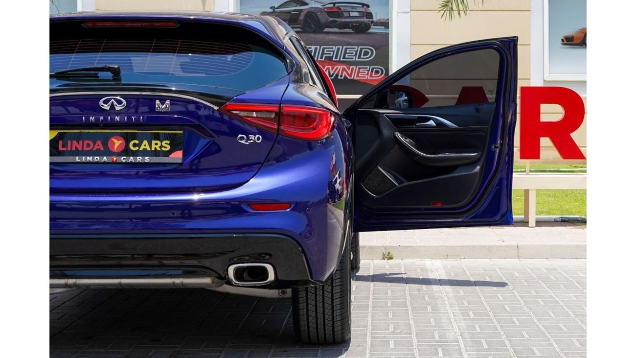Infiniti Q30 std