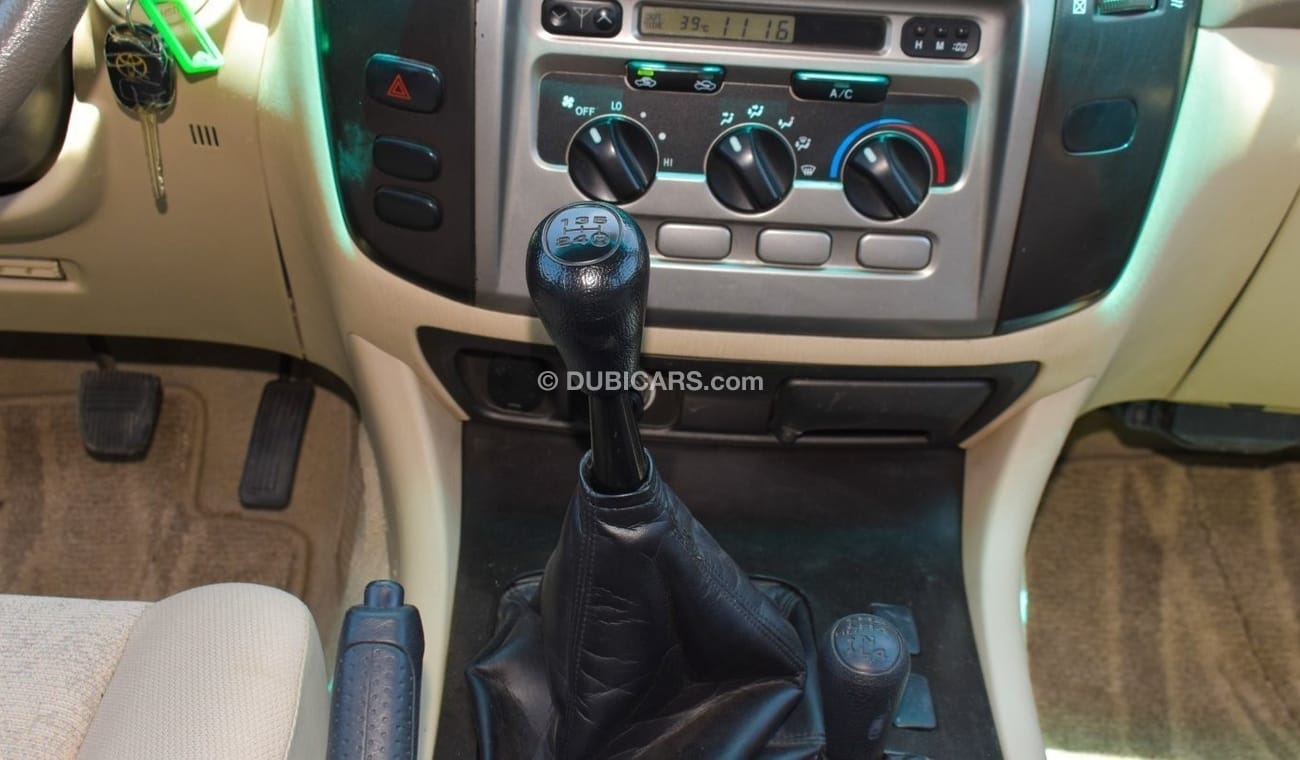 Toyota Land Cruiser GXR V6