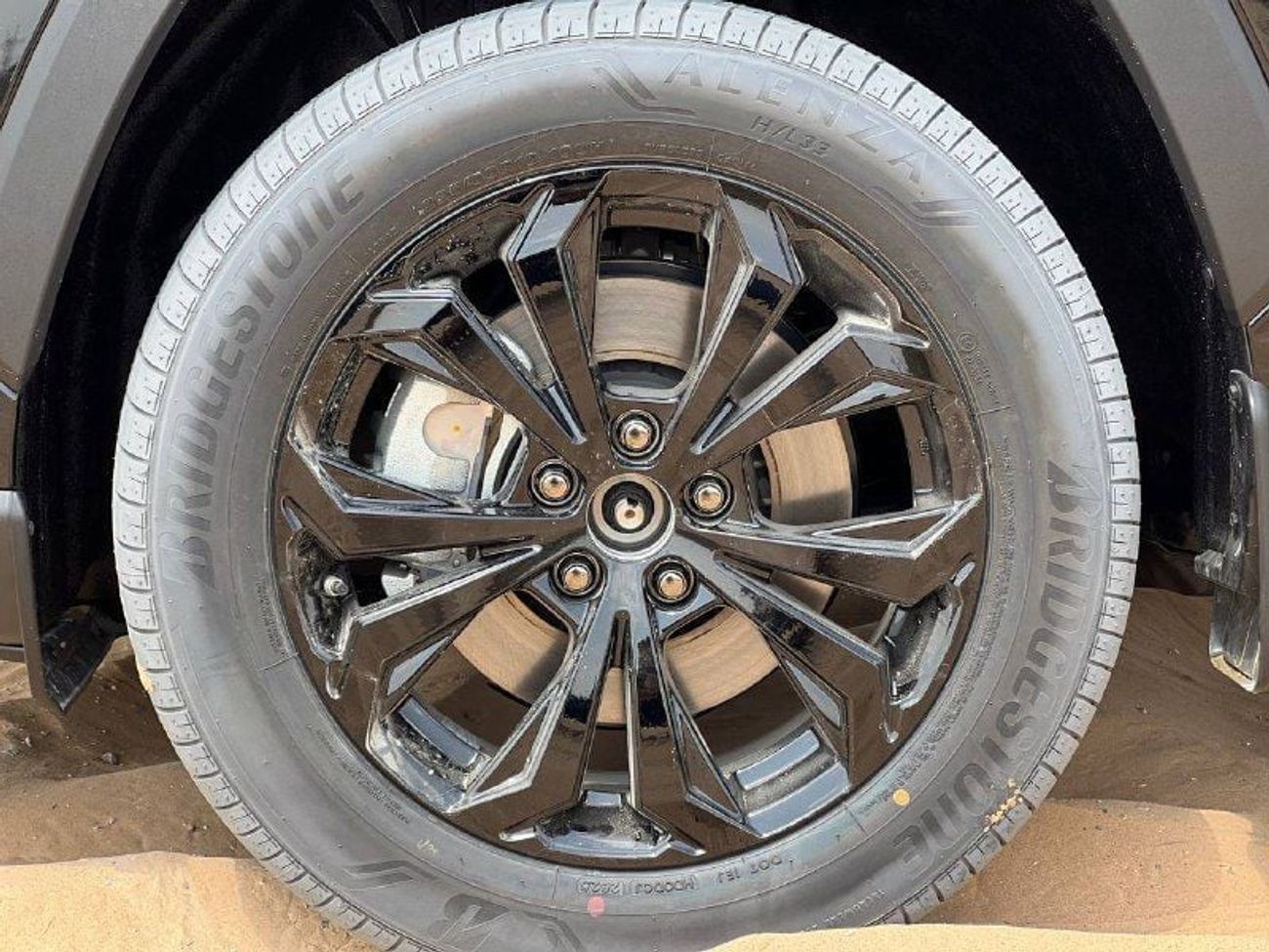 تويوتا راف ٤ 2.5L HEV A/T // 2025 // FULL OPTION WITH PANORAMIC , DVD&BACK CAMERA , COOLING SEATS //SPECIAL OFFER