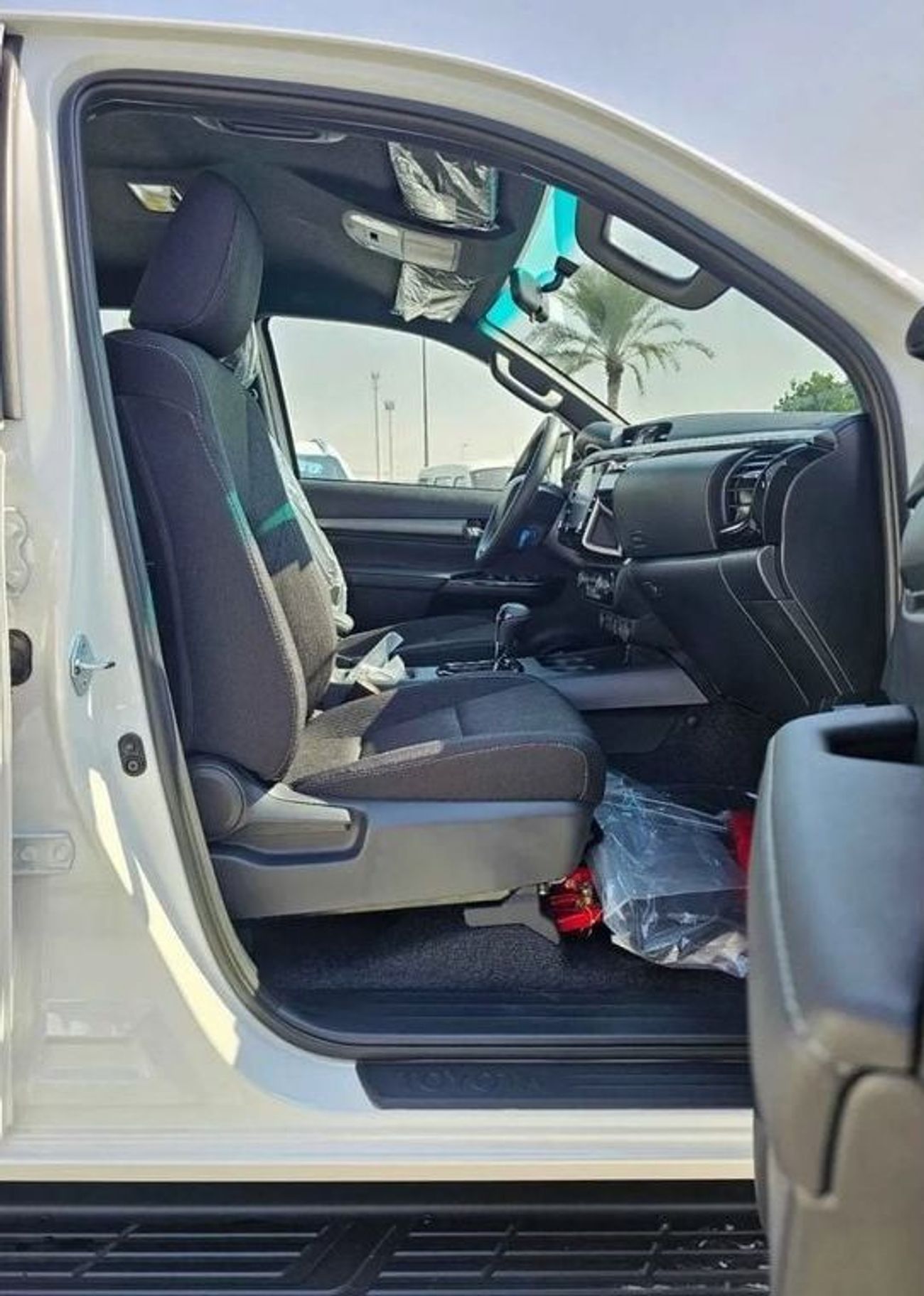 تويوتا هيلوكس Toyota Hilux DC Adventure 4.0L Petrol 2025