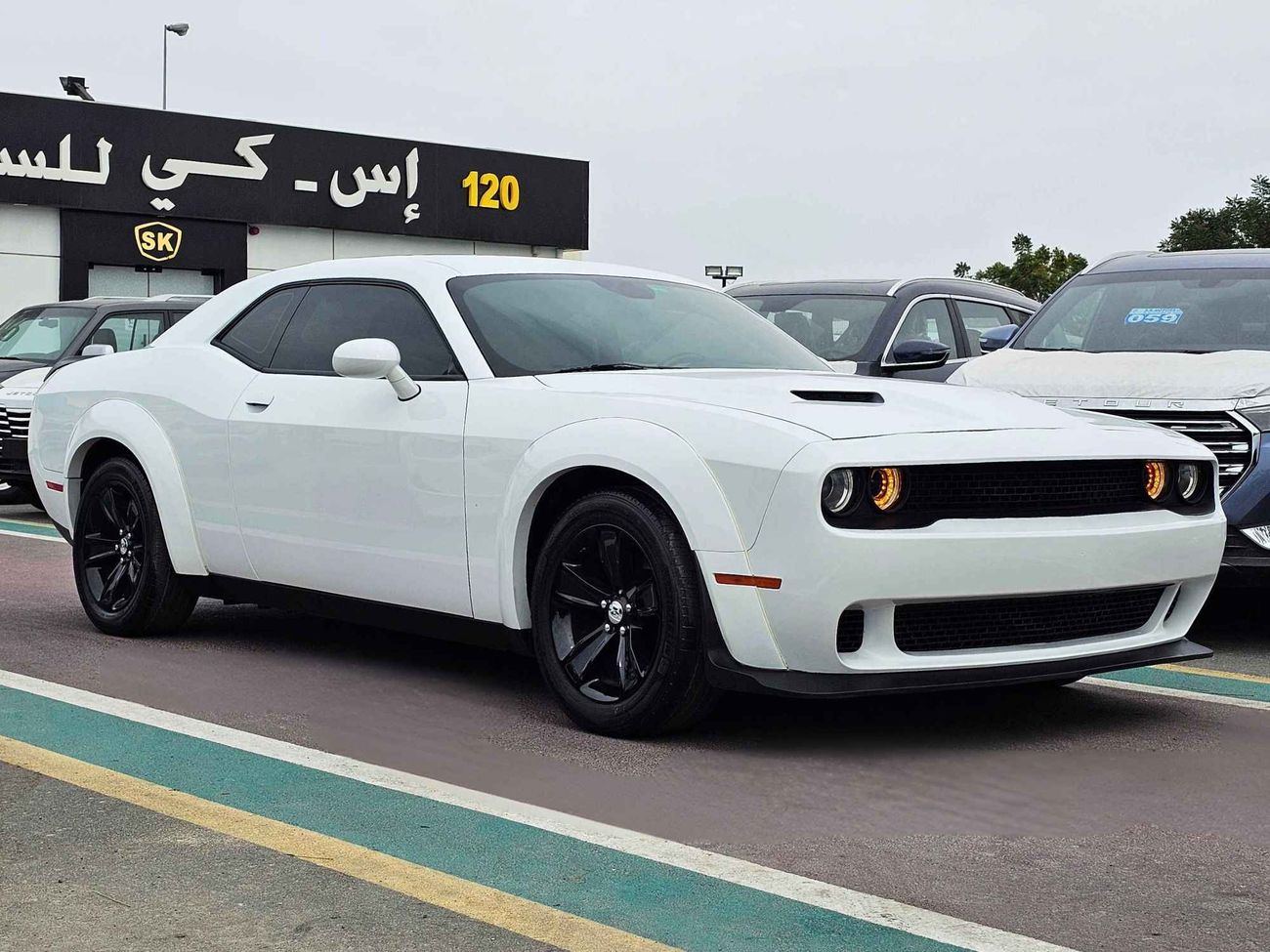 Dodge Challenger SXT V6/ ORG AIRBAG/ WIDE BODY KIT/ CUSTOM EXHAUST/ DVD/ LEATER/ ELECTRIC SEAT/ 806 Monthly/LOT#69514