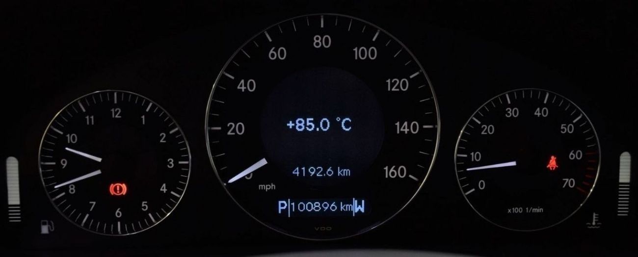 مرسيدس بنز E 320 EXCELLENT DEAL for our Mercedes Benz E320 ELEGANCE ( LIMOUSINE ) 2003 Model!! in White Color! GCC Sp