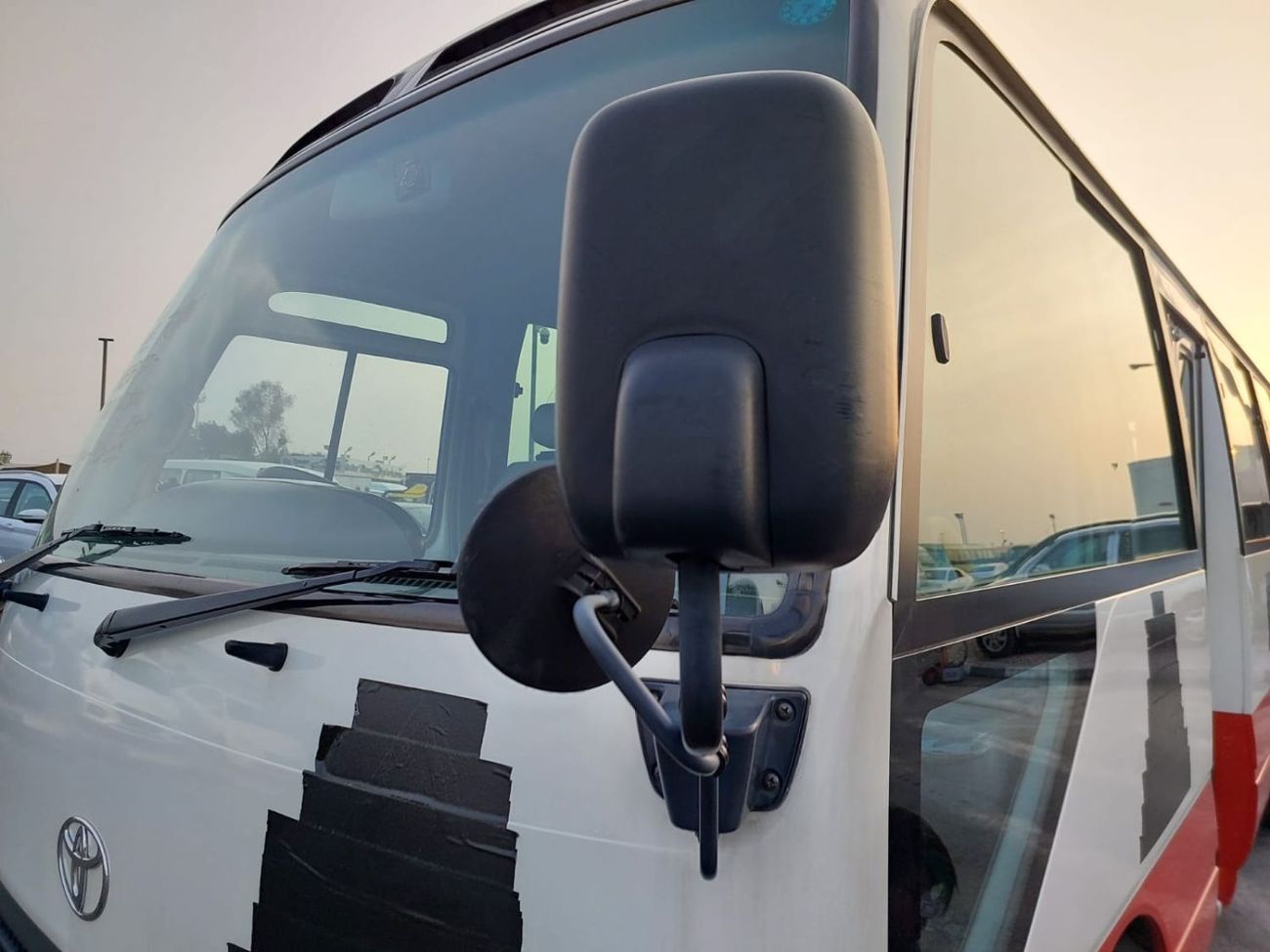 Toyota Coaster TOYOTA COASTER BUS RHD 2004 MODEL 4.0 L DIESEL AUTOMATIC(PM12501)