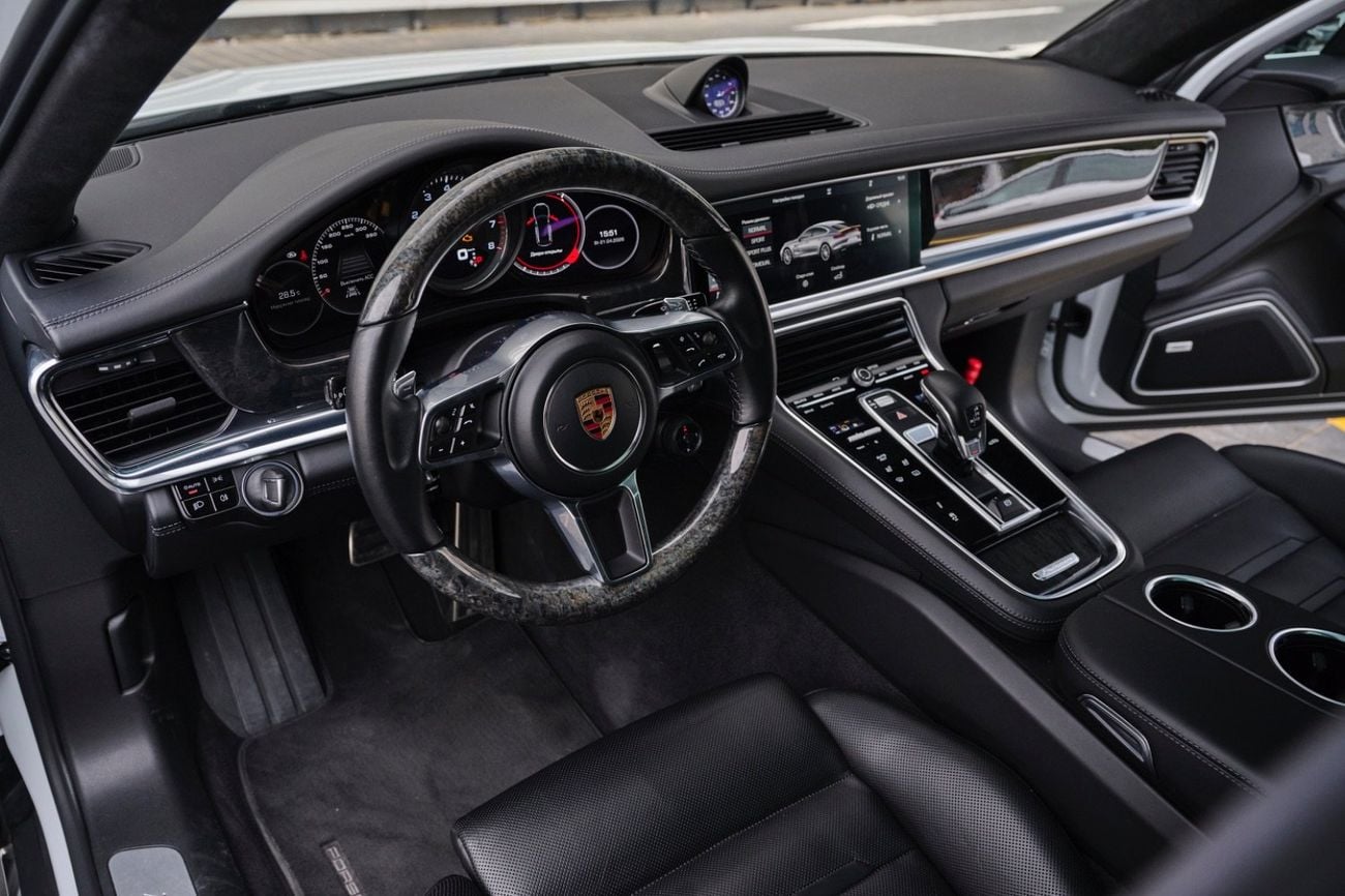 Porsche Panamera Turbo 4.0L AWD