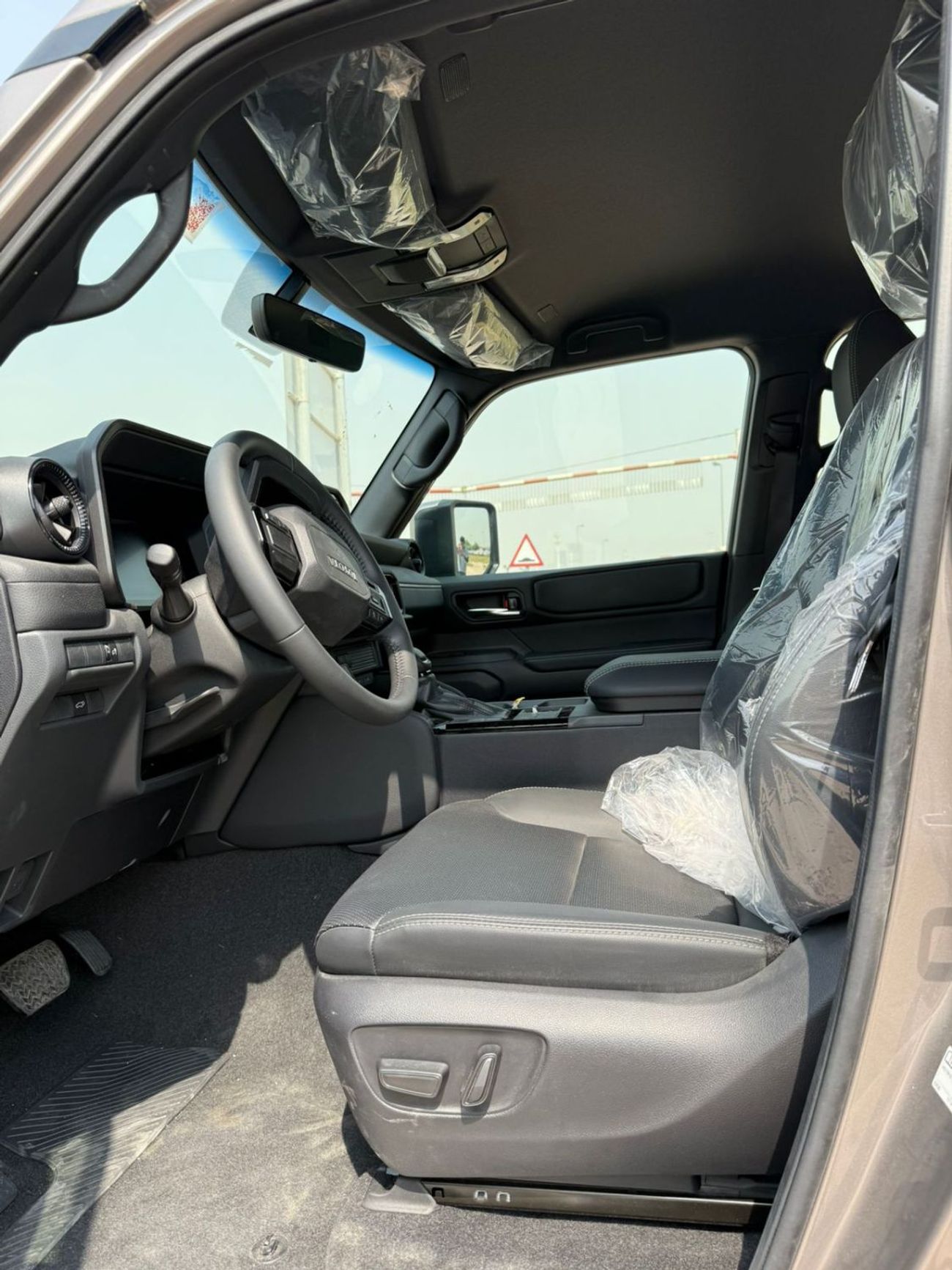 تويوتا برادو Toyota Prado 2.7L Petro engine LHD 8 seaters ,European specs export to Nigeria