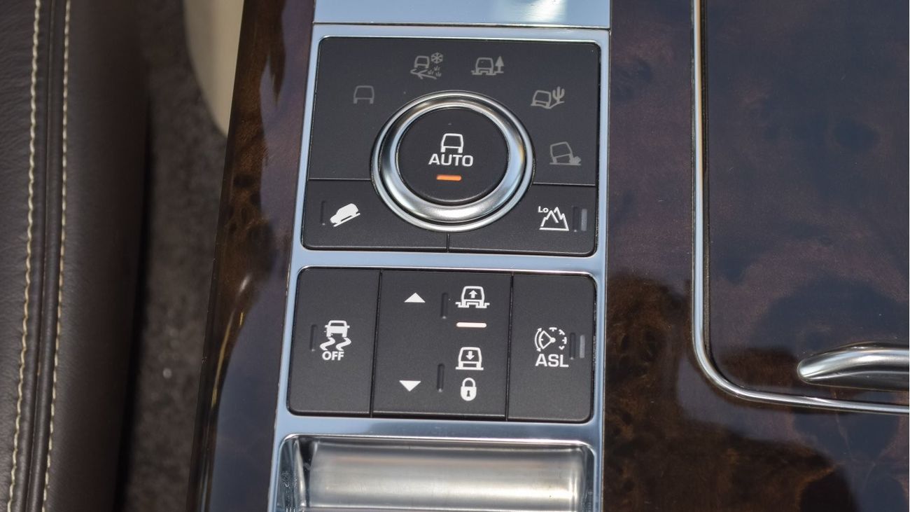 Land Rover Range Rover Range Rover Vogue SE Supercharged , 2013 Model , 132000 KM , Agency Paint