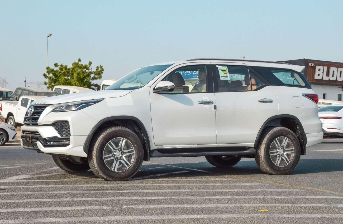 Toyota Fortuner EXR TOYOTA FORTUNER 2.7L 4WD PETROL SUV 2026 - WHITE