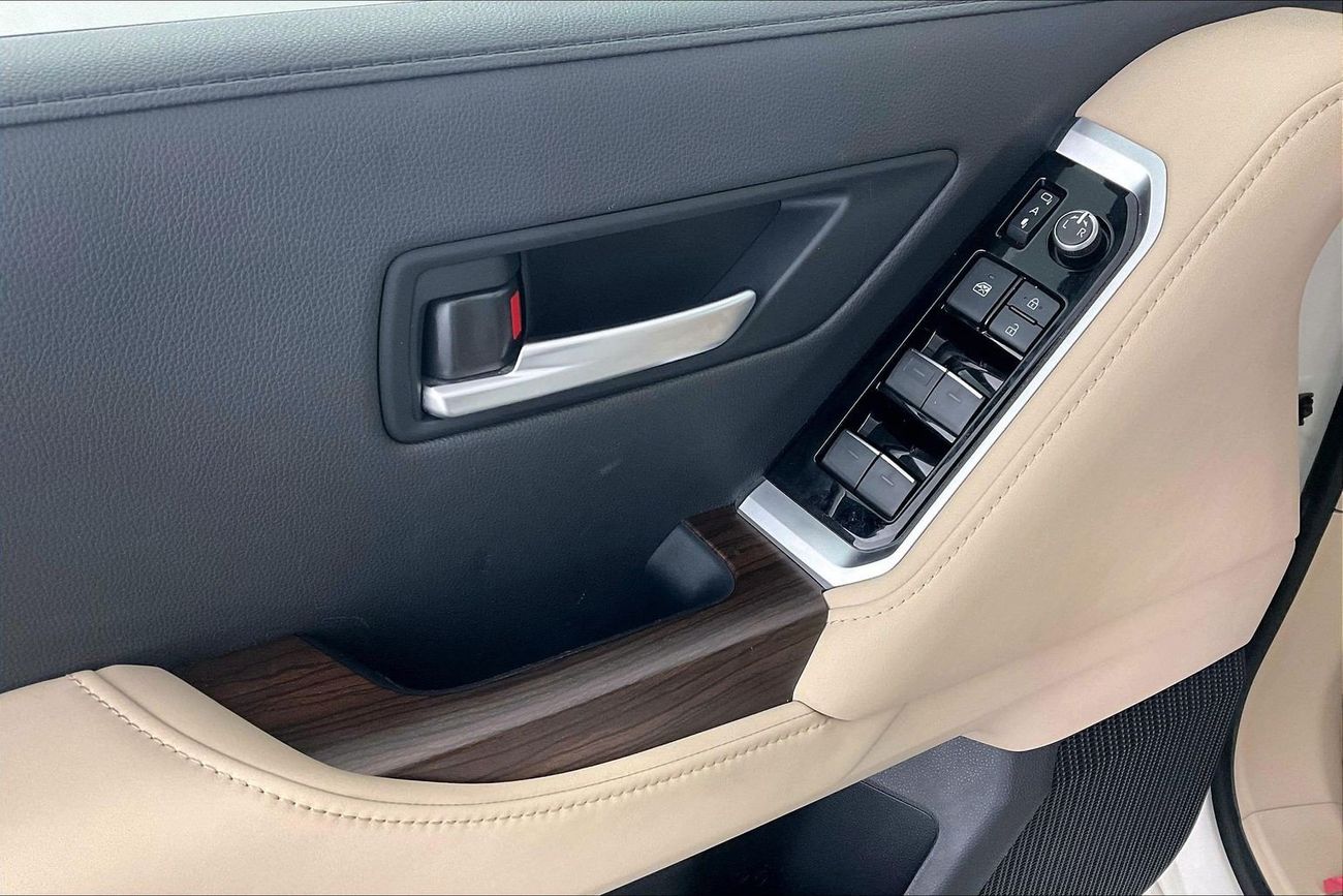 Toyota Land Cruiser GXR | National Day Celebration | Guaranteed Warranty | 0 Down Payment