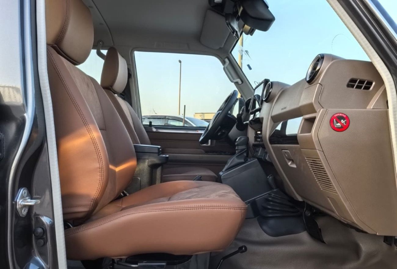 Toyota Land Cruiser Pick Up TOYOTA LAND CRUISER DOUBLE CABIN 2.8L DIESEL 4WD AUTOMATIC 2025 GREY