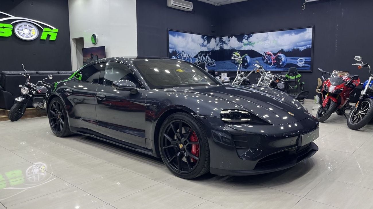 بورش تايكان Porsche Taycan GTS 2022