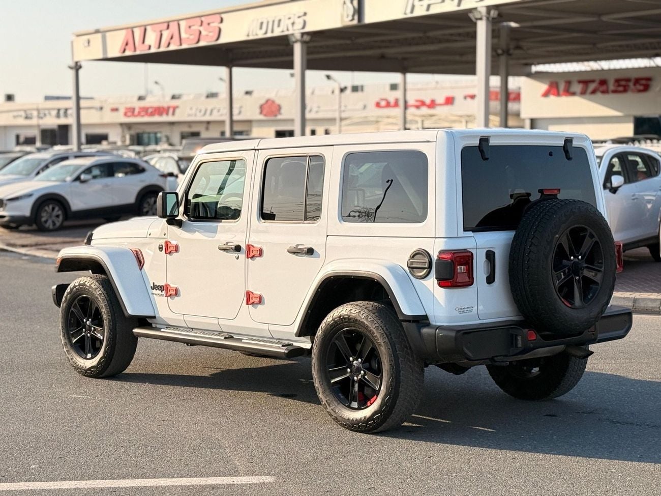جيب رانجلر Unlimited Sahara 2.0L A/T
