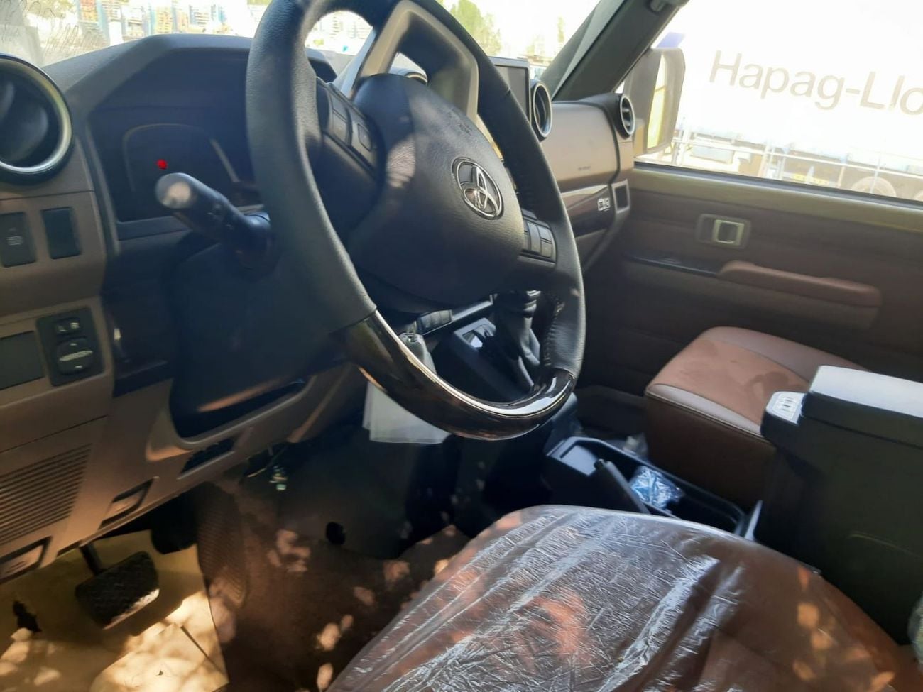 تويوتا لاند كروزر 70 TOYOTA LAND CRUISER LC76 4.0L AT FULL OPTION