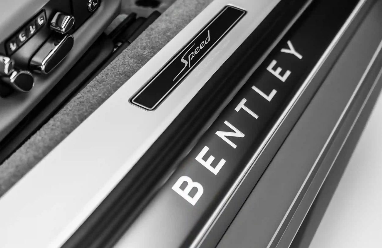 بنتلي كونتيننتال 4.4L V-8 Twin-Turbocharged Engine