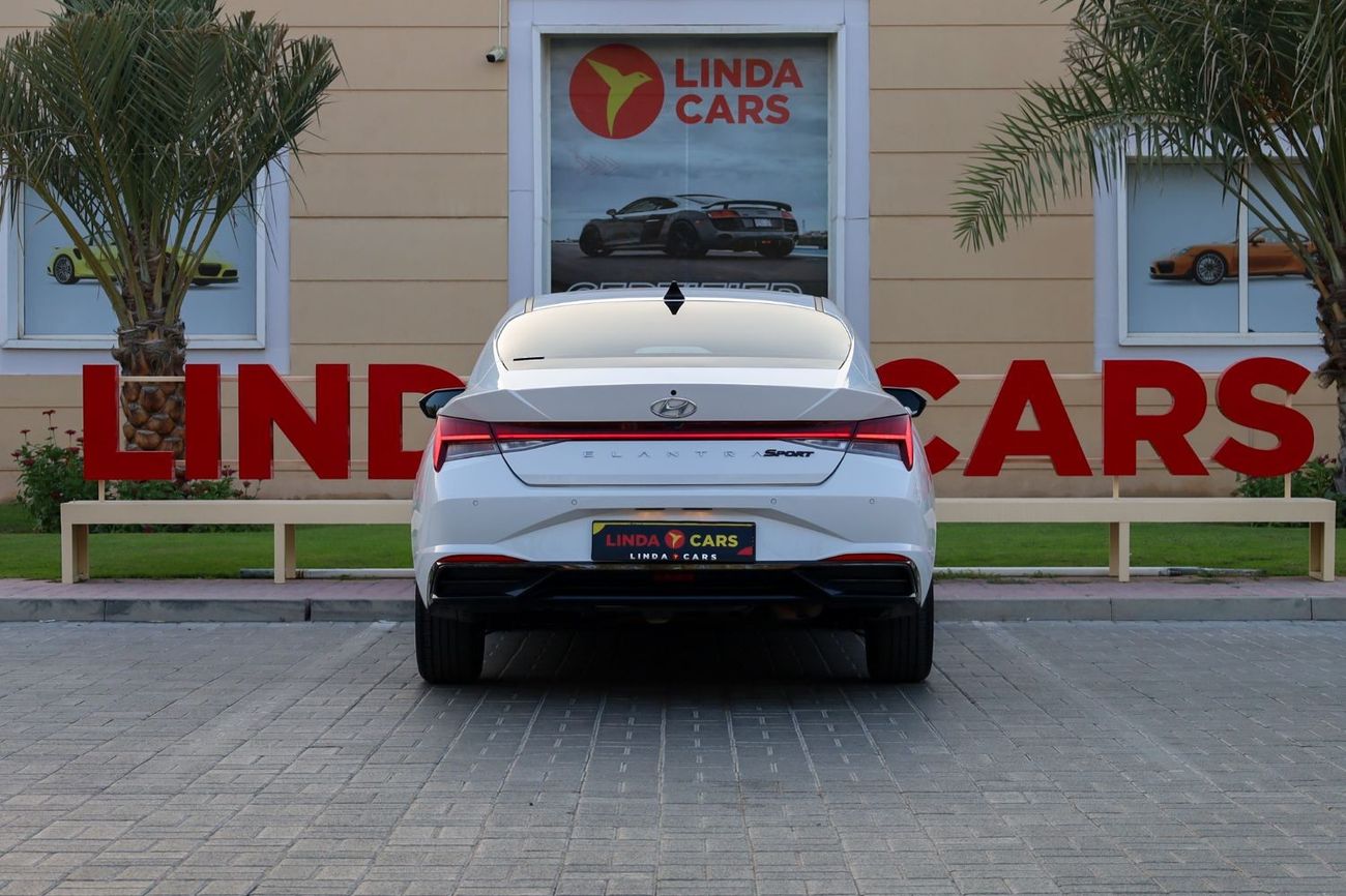 Hyundai Elantra Hyundai Elantra Comfort 2023 GCC under Agency Warranty with Flexible Down-Payment/ Flood Free.