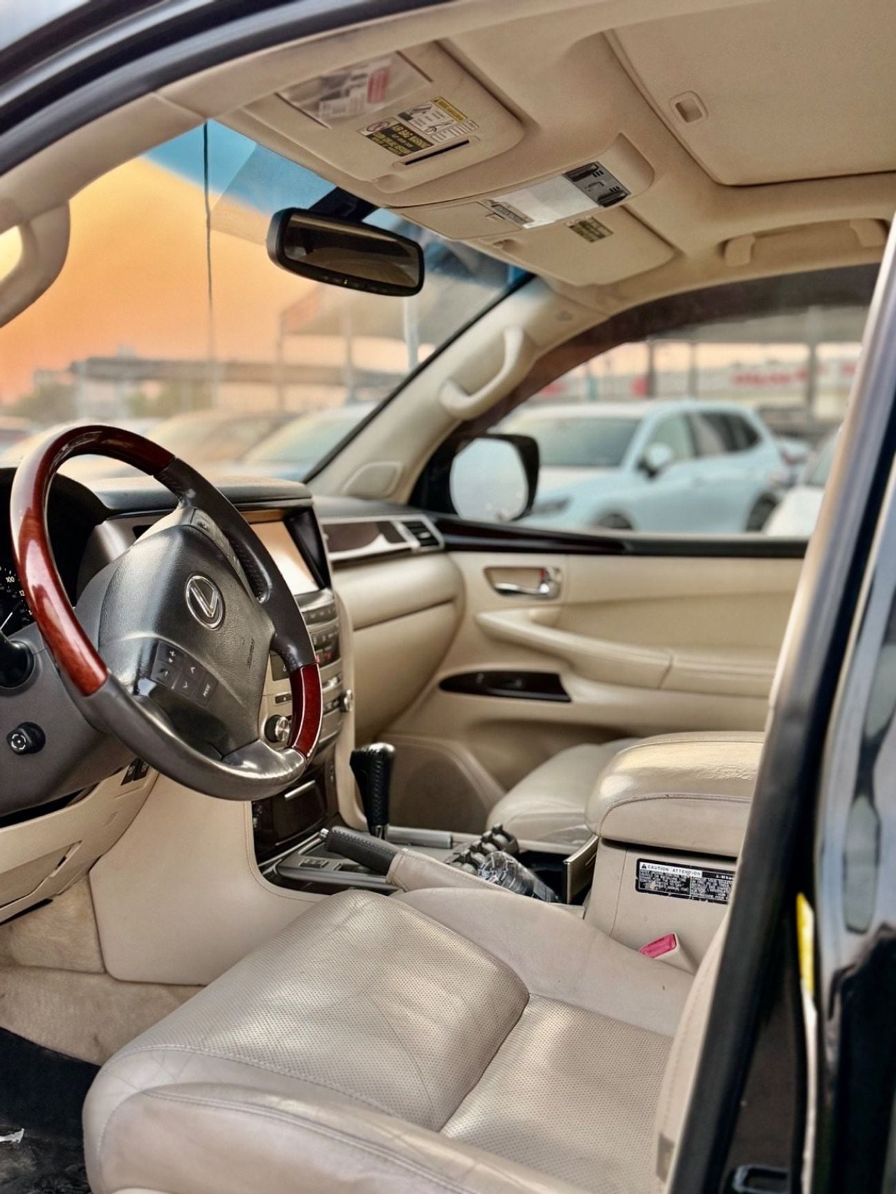 لكزس LX 570 PLATINUM