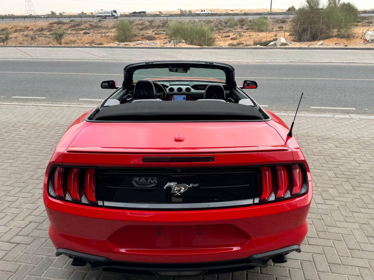 Ford Mustang EcoBoost / 2.3L V4 / BIG SCREEN / RADAR / BLIND SPOTS / REMOTE START / IN PERFECT CONDITION