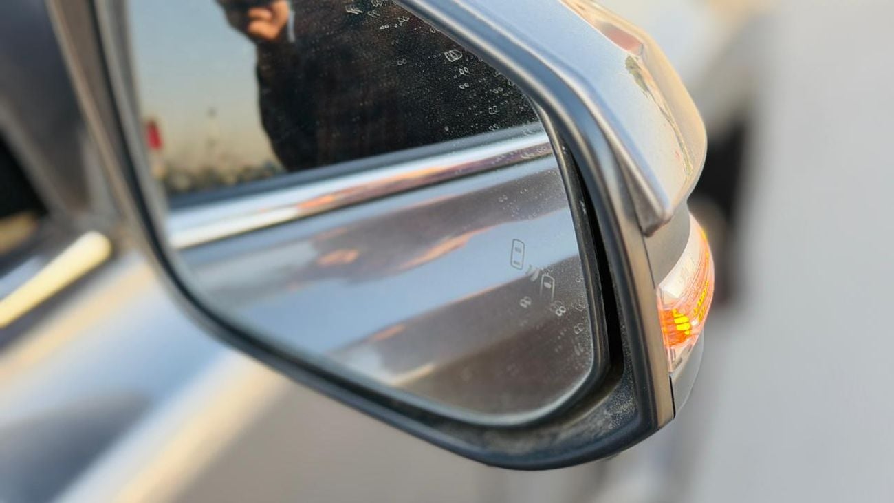 Toyota RAV4 2018 | 2.0L PETROL ENGINE | AT | RHD | PUSH START ENGINE | DIGITAL ODOMETER | BLIND SPOT MONITOR | P