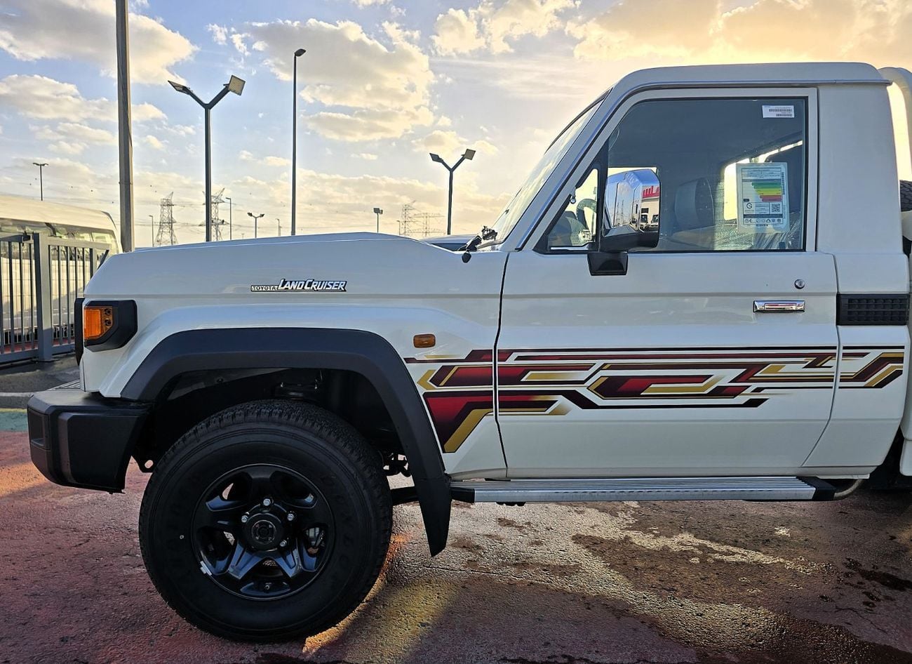 Toyota Land Cruiser Pick Up SC 4.0L Toyota L.C Single cabin Pick Up 4.0l petrol v6 M/T 4WD Gcc specs  2025 Model