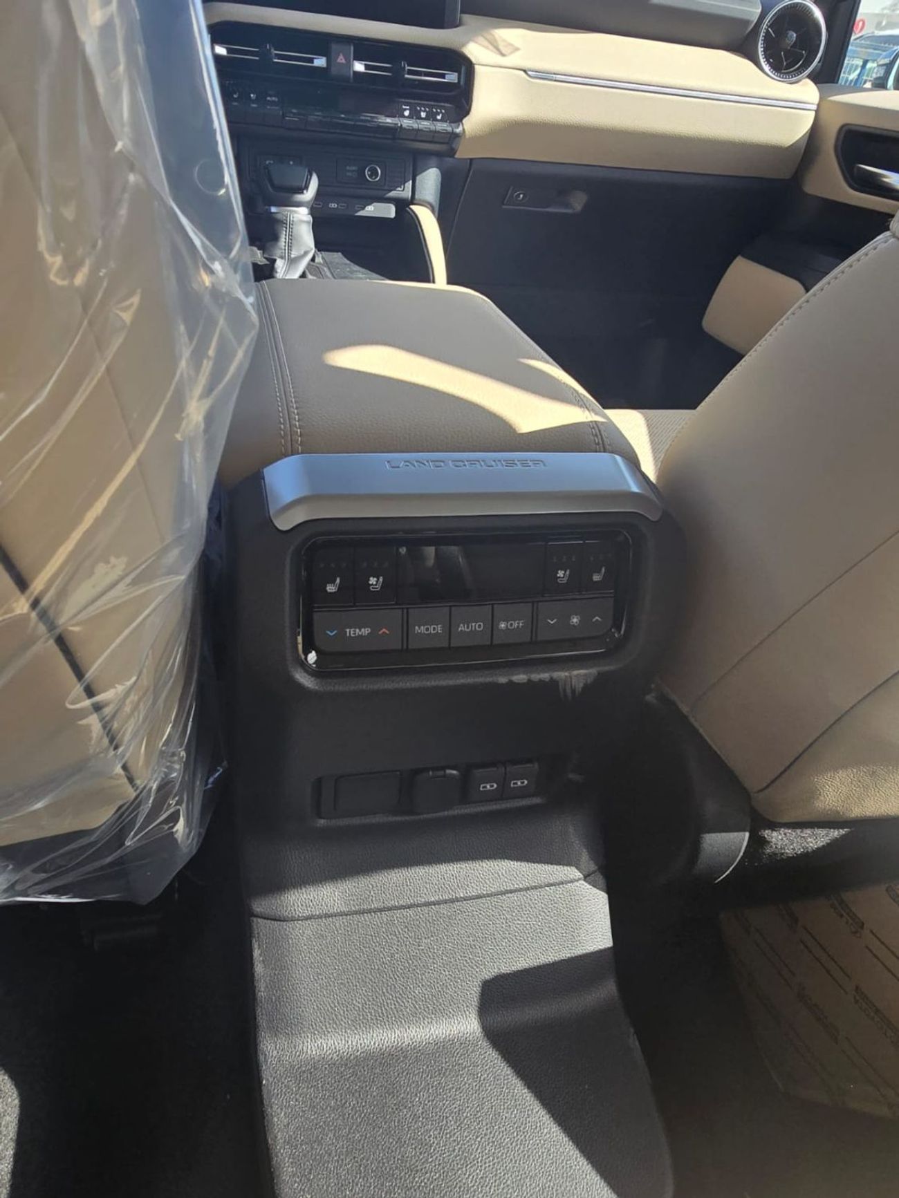 تويوتا برادو تويوتا لاندكروزر – 2.4 لتر تيربو – 275 حصان – دفع رباعي – 7 ركاب