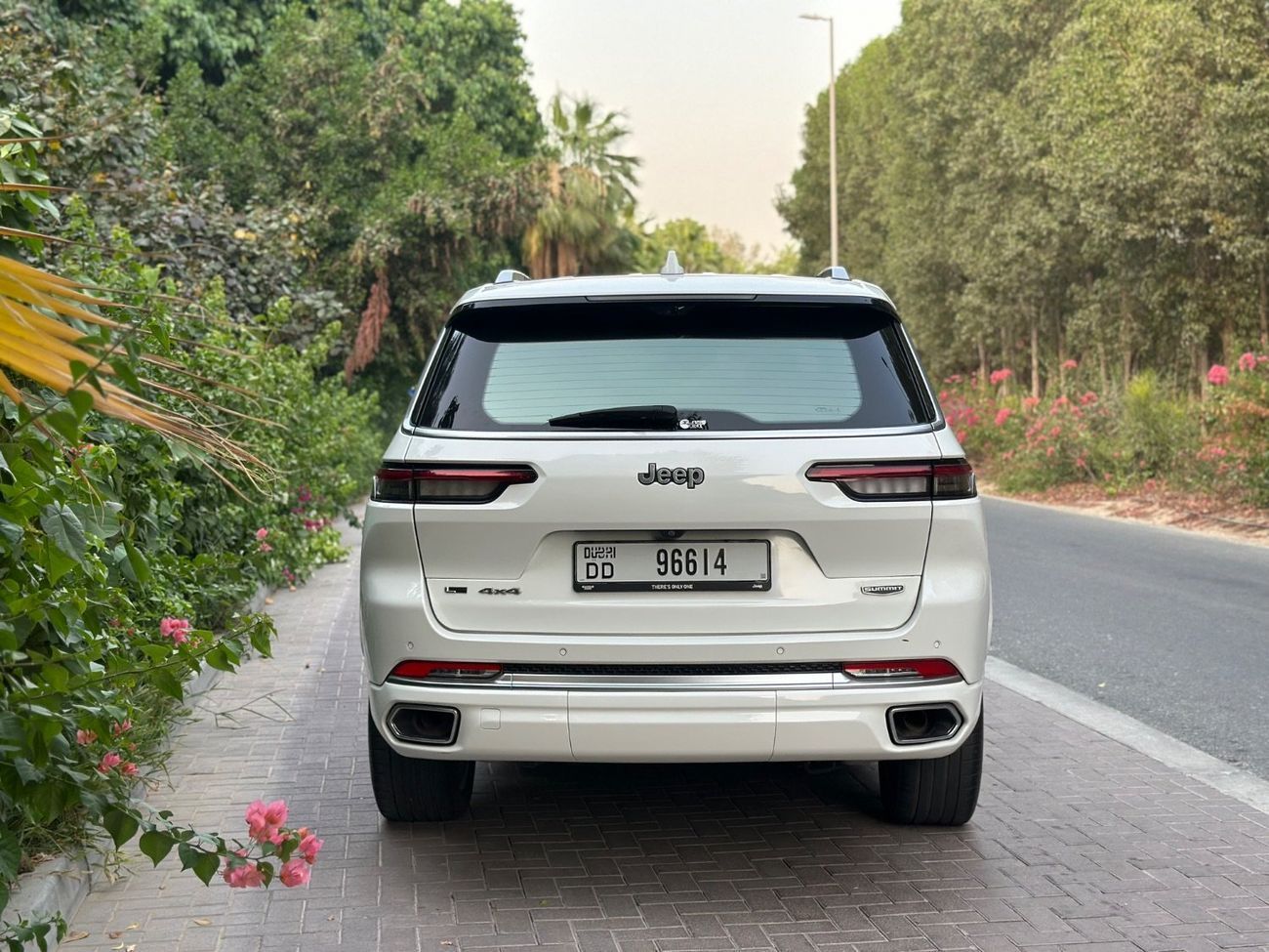 Jeep Grand Cherokee 2022 Jeep Grand Cherokee L Summit Reserve | 3.6L V6 | 6-Seater Luxury | Perfect Condition