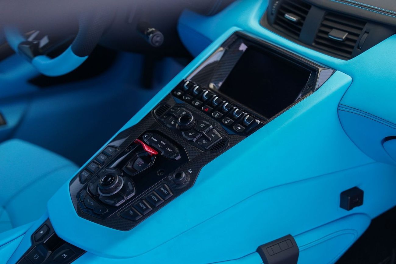 لامبورغيني أفينتادور 6.5L V12