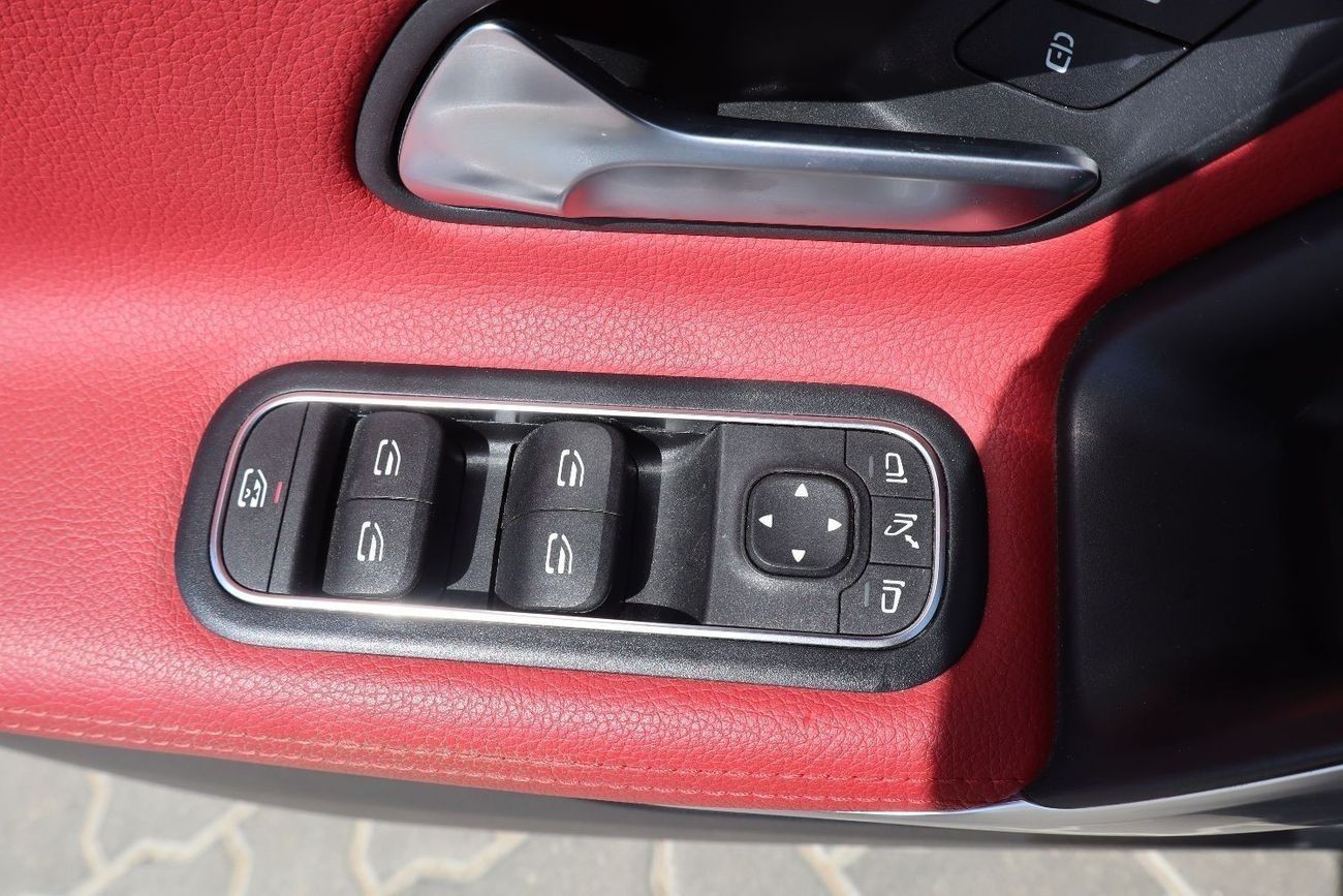 مرسيدس بنز A 250 Std 2.0L (224 HP)