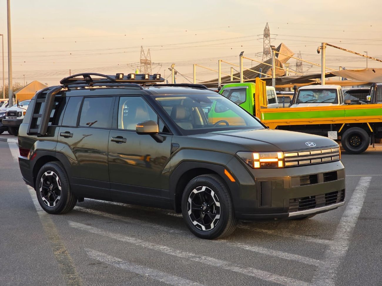 Hyundai Santa Fe 2025 Model Push button , Trunk automatic and original leather with 8 seatwe