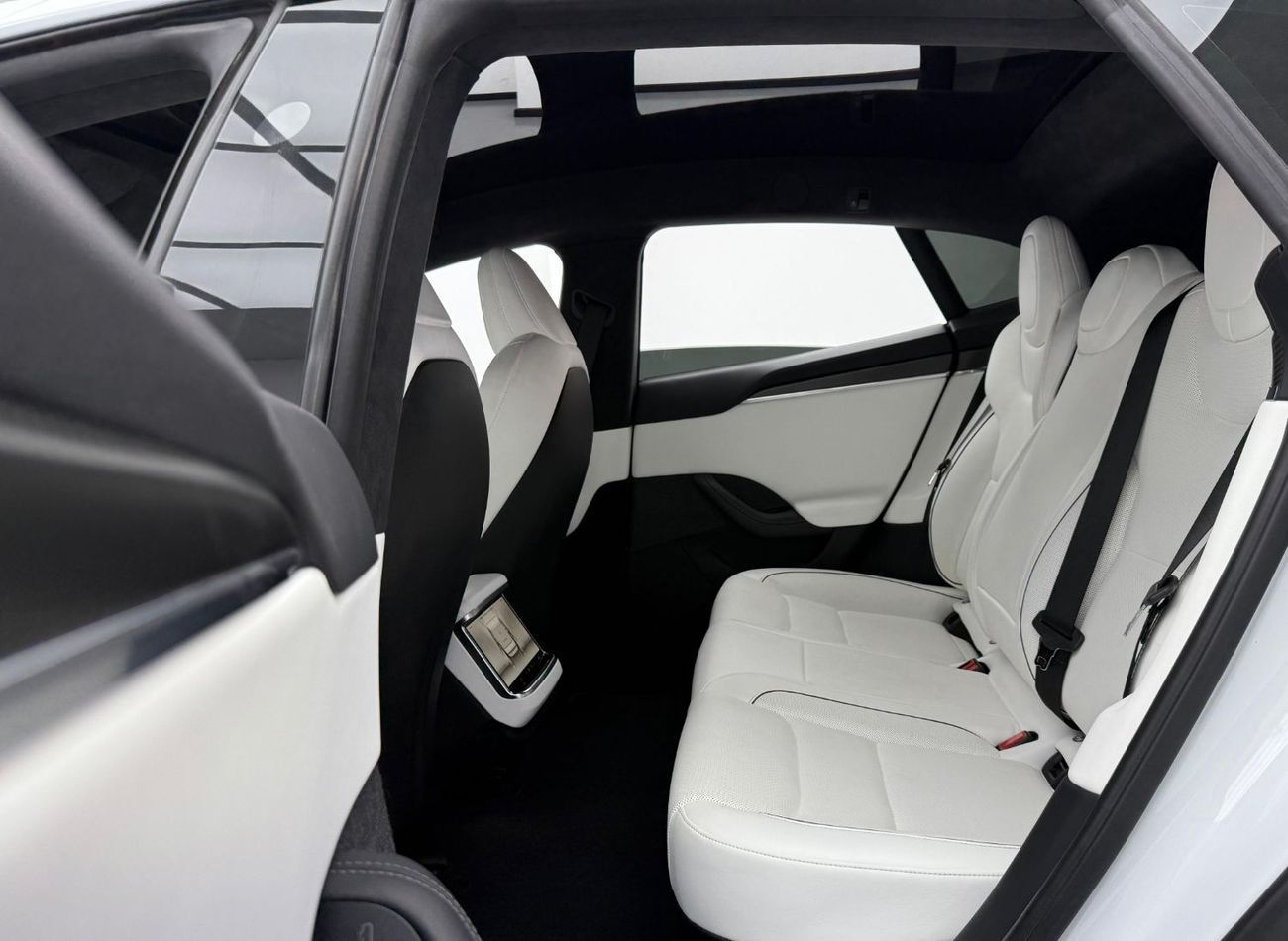 تسلا Model S Plaid (AWD) 2023 Tesla Model S Plaid Track Pack, 2027 Tesla Warranty, Full Tesla Service History, Lo