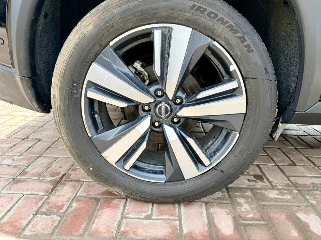Nissan Rogue PLATINUM (NON GCC) 2023 Nissan Rogue SL Black Full Option  360 cam 4x4 5 leather seats Panorama roof