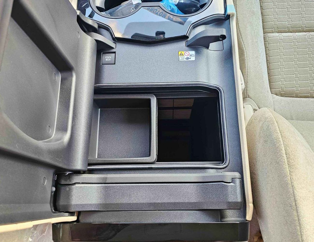 تويوتا لاند كروزر GXR TWIN TURBO / 3.5L V6 PETROL 4WD / DRIVER POWER SEAT/ FABRIC SEATS/ CODE # GXR-G