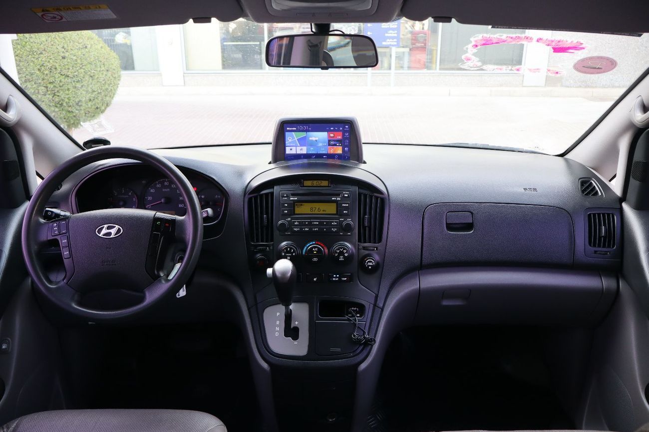 هيونداي H1 ستاريكس Hyundai H1 12-Seater Passenger Van 2016