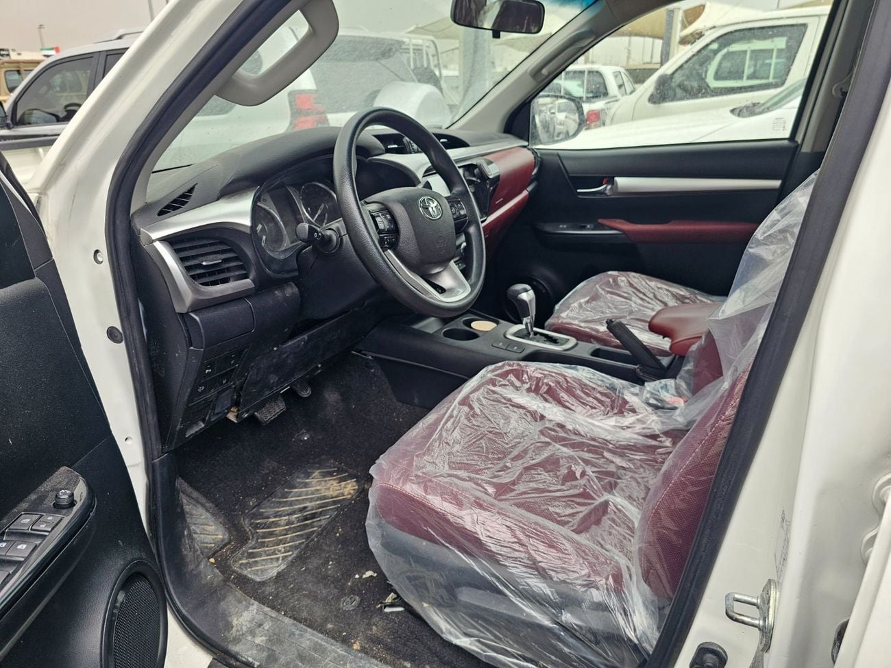 Toyota Hilux S GLX LHD 2.4L V4 DIESEL ENGINE Push Start Automatic Gear 4WD Original Power Window 5 Seats 4 Doors