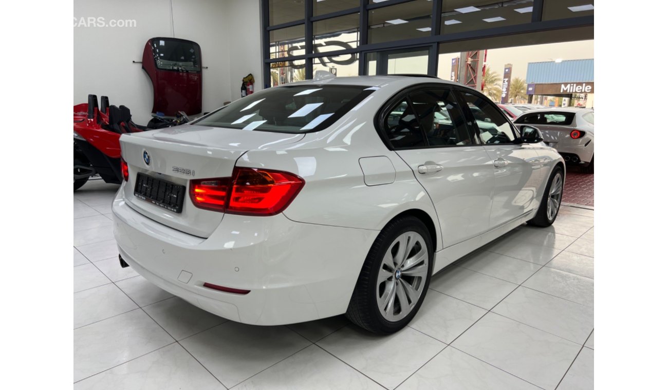 BMW 328i