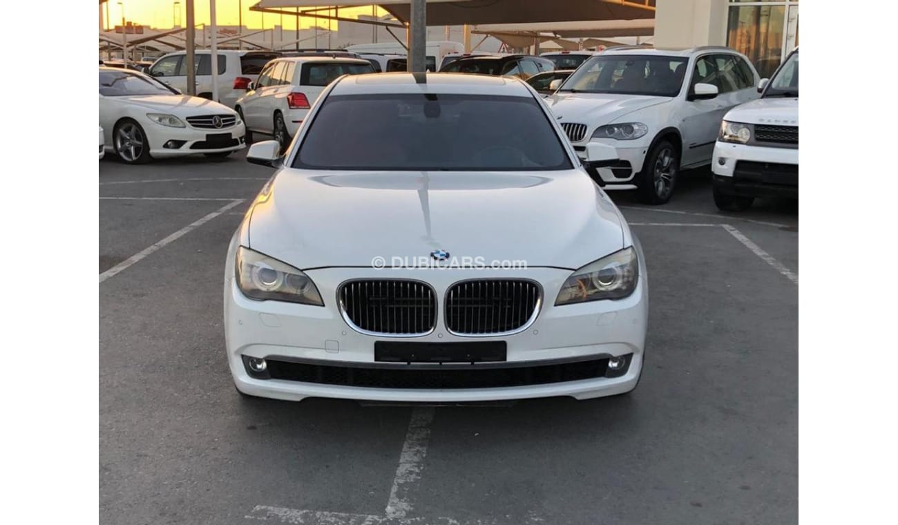 بي أم دبليو 750Li موديل 2010 خليجي فل مواصفات شاشات خلفيه  تحديد مسار مالك واحد بصمه 5 كاميرات