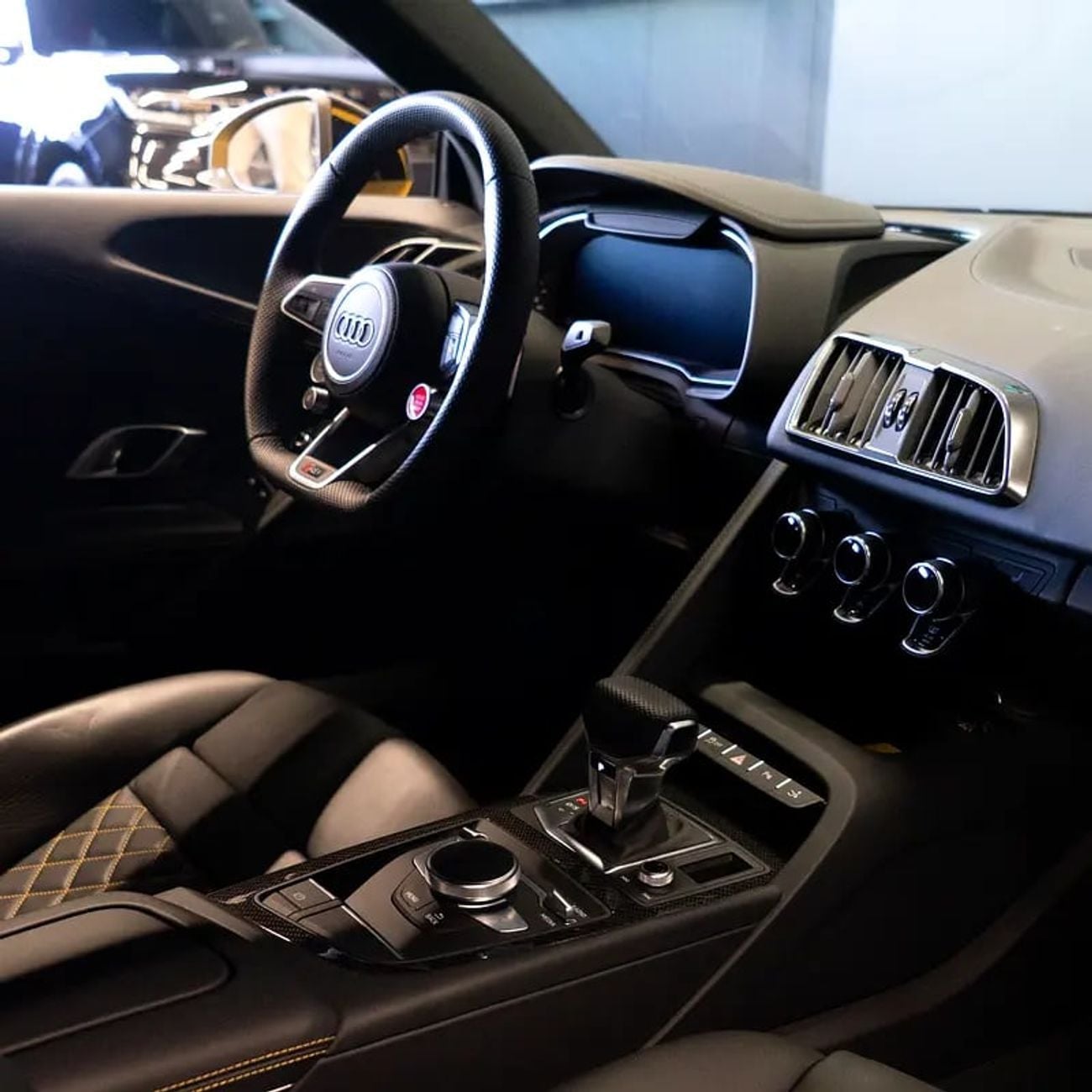 أودي R8 AED 11,499 pm • 0% Downpayment • Agency Warranty and Service Contract