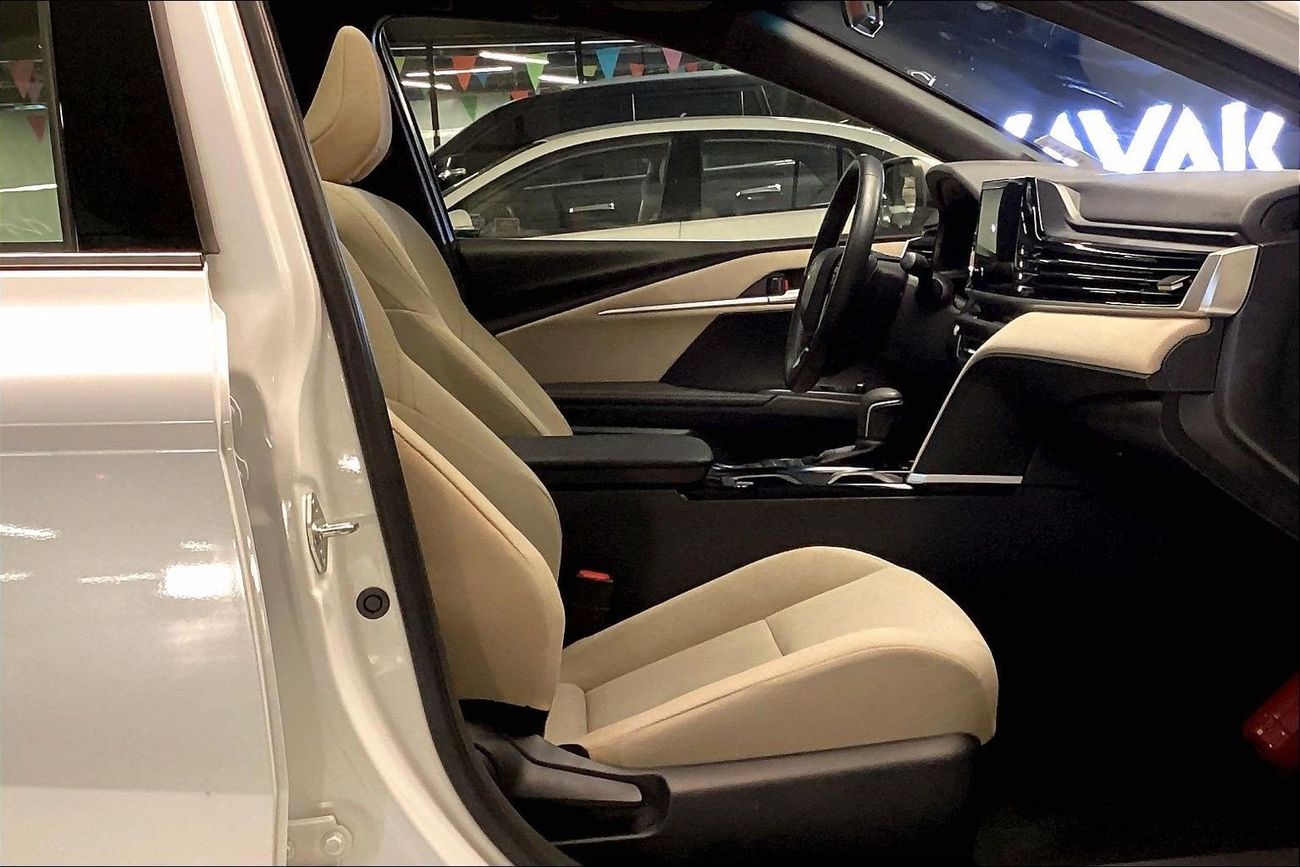 تويوتا كامري XLE | شامل الضمان | 0 ﺪﻔﻋﺓ ﺃﻮﻟﻯ