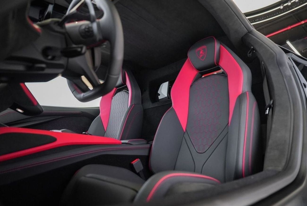 لامبورغيني ريفويلتو 6.5L V12 Hybrid