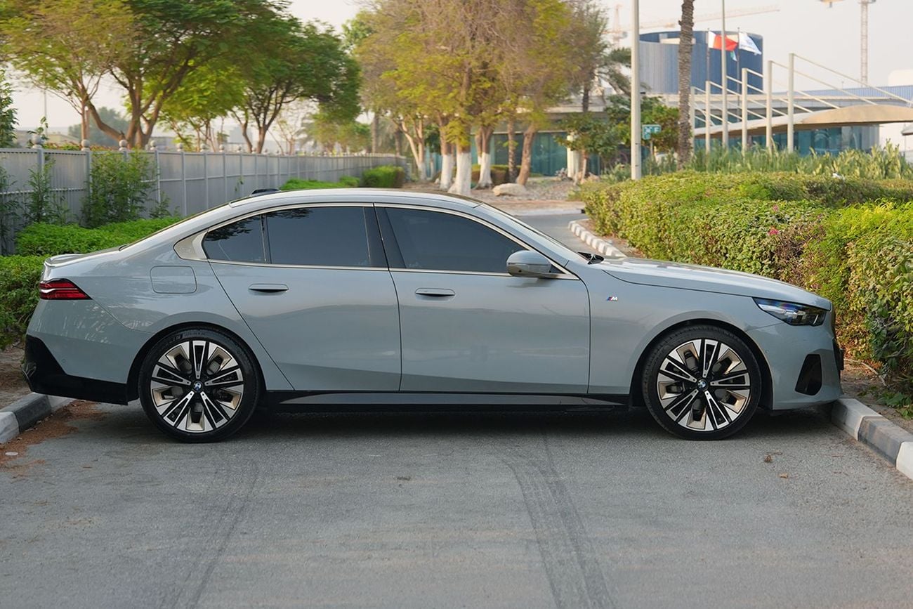 BMW 520i M SPORT BMW 520i M Sport – 2024 Model | GCC Specs | Nardo Grey