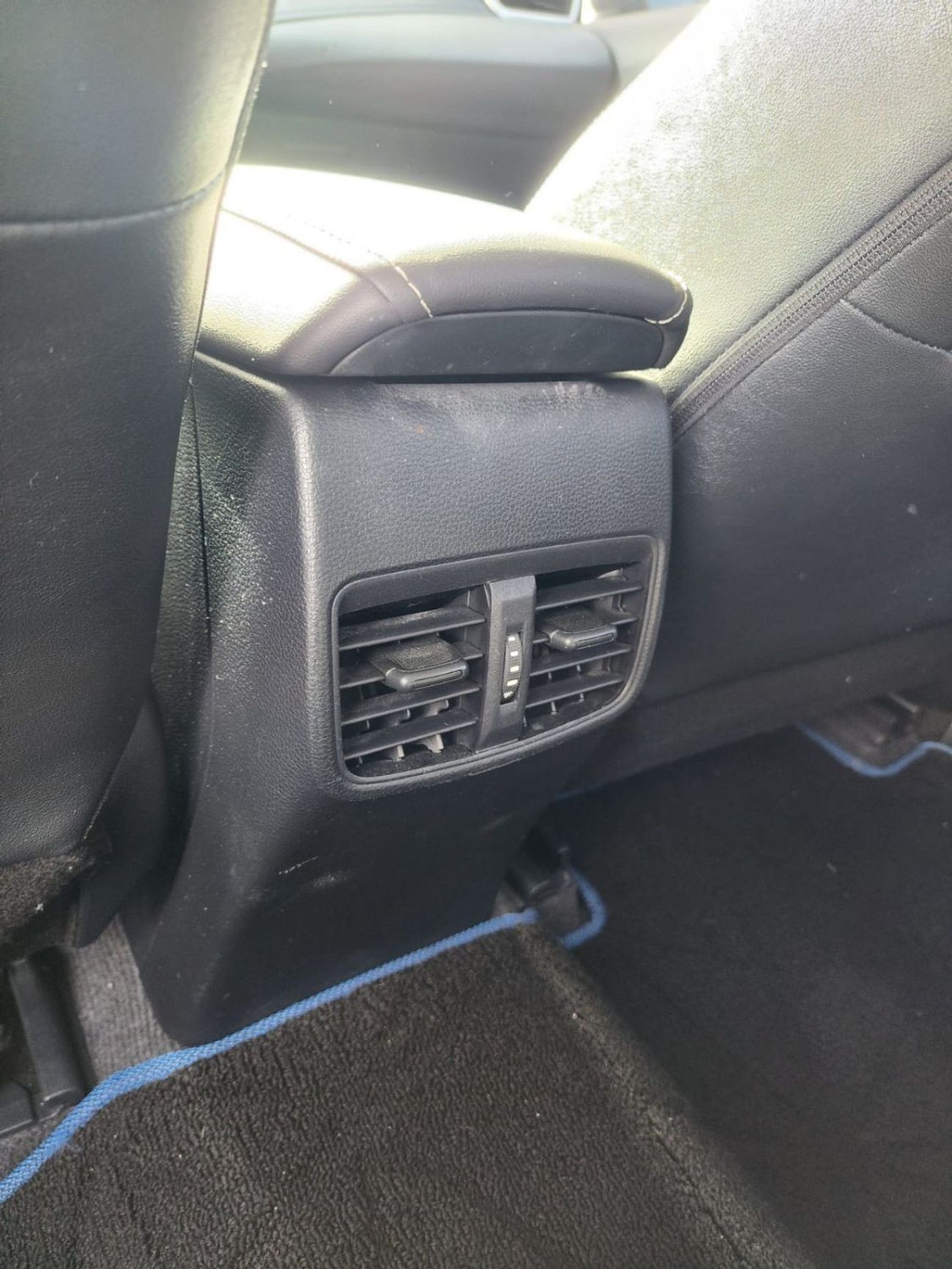 تويوتا كورولا XLI اكزكيتيف هجين