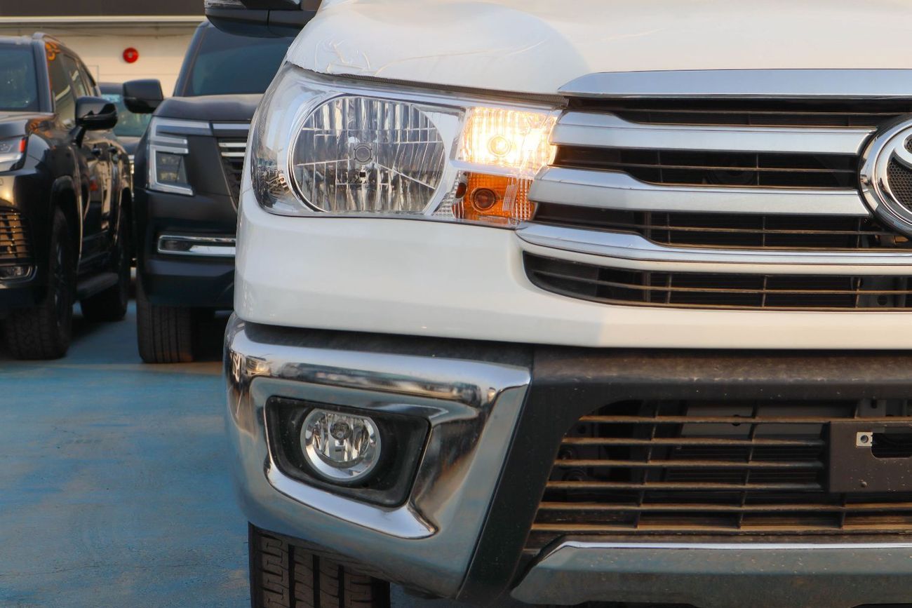 تويوتا هيلوكس GL 2.7L Single Cab Utility