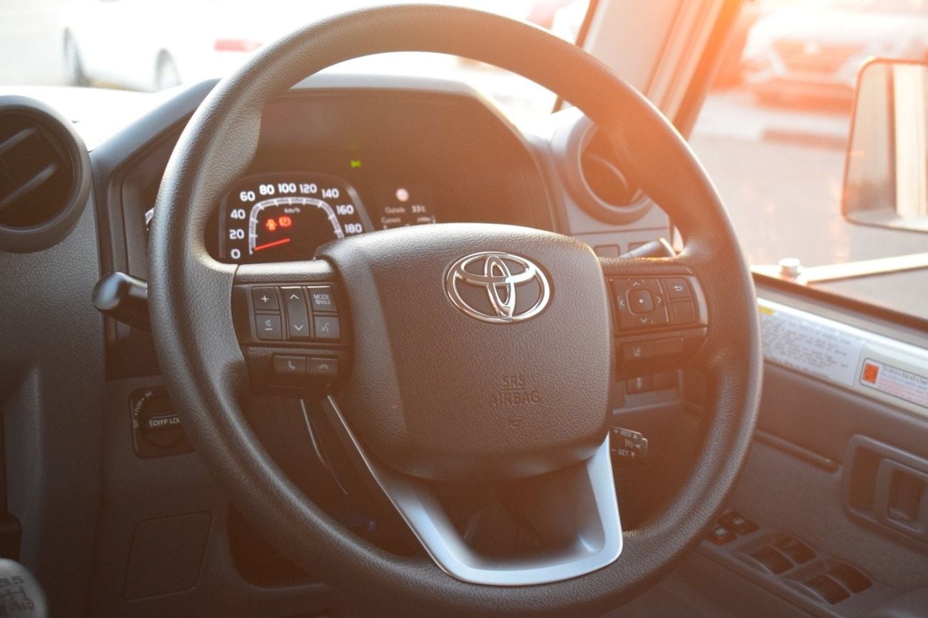 تويوتا لاند كروزر بيك آب Double Cabin 4.5L