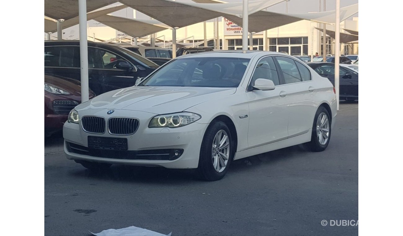 BMW 520i i model 2013 GCC car prefect condition no need any maintenance full option full service  low m