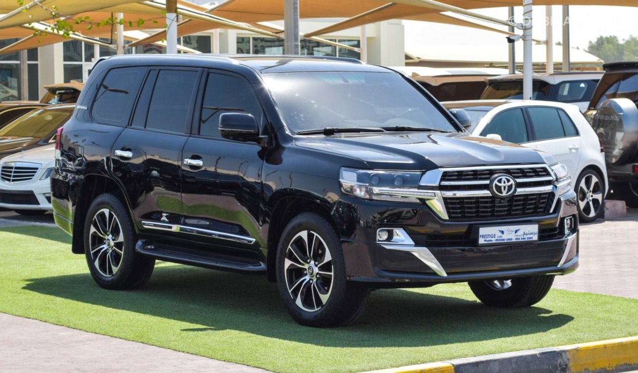 Toyota Land Cruiser GXR V8 With 2021 body kit