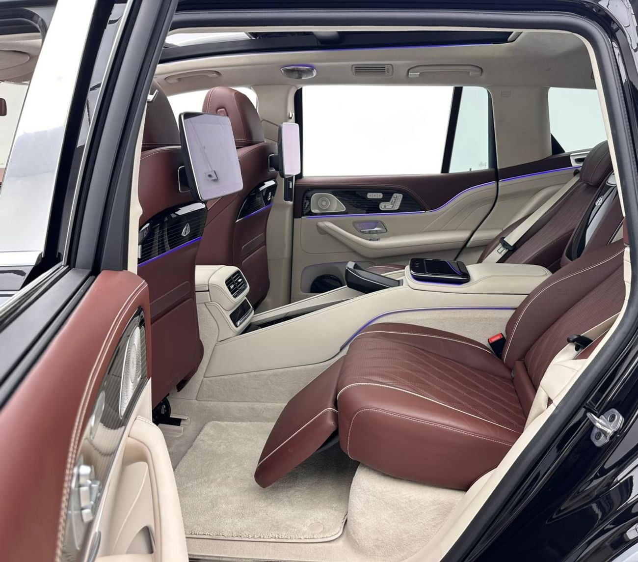 مرسيدس مايباخ gls600 مايباخ 2024 Mercedes-Maybach GLS 600 4MATIC, Aug/2029 Mercedes Warranty, Full Service History