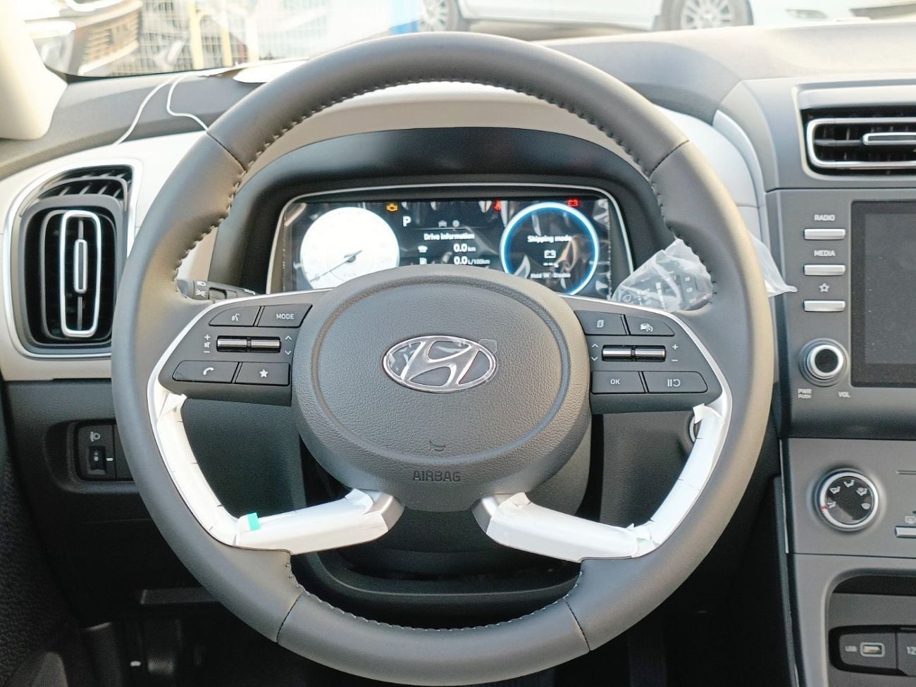Hyundai Creta PREMIER PLUS/1.5L V4 A/T/FULL OPTION/8" DISPLAY AUDIO/RR CAMERA/PUSH START PANAROMIC SUNROOF/CODE# C
