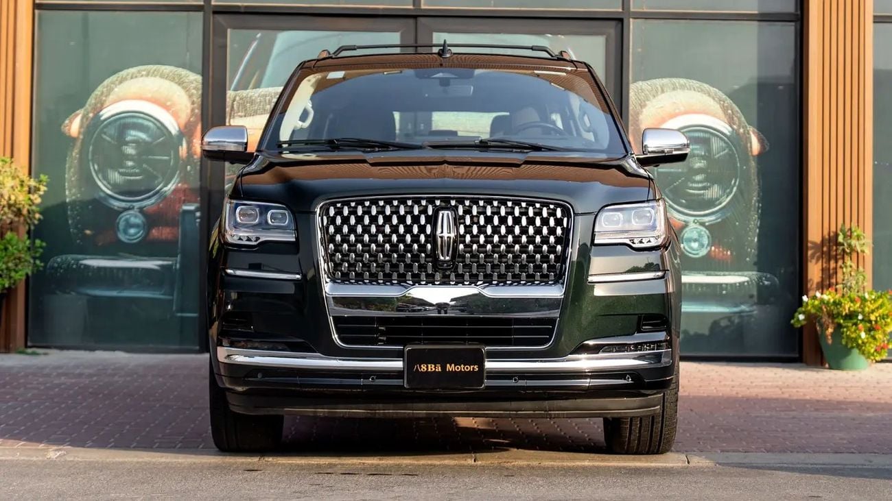 لينكولن نافيجاتور Presidential 3.5L Presidential, Warranty + Service Pack, Low Kms, 7-Seater, GCC