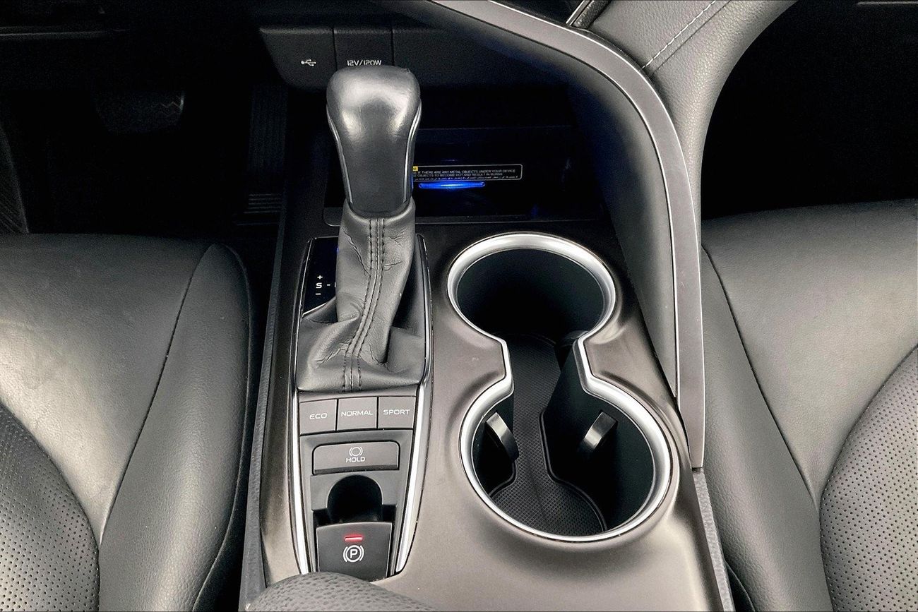 Toyota CHR GX| 1 year free warranty | Exclusive Eid offer