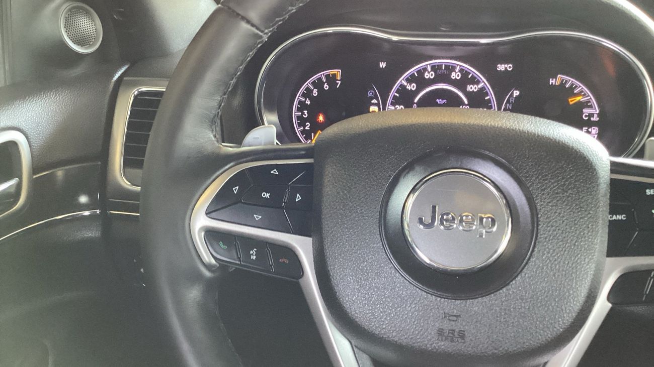 جيب جراند شيروكي 3.6 LIMITED 4WD AUTO | شامل الضمان | 0 ﺪﻔﻋﺓ ﺃﻮﻟﻯ