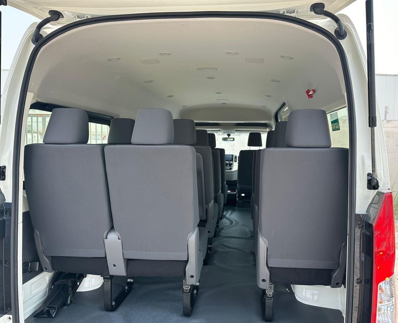 تويوتا هاياس 2026 Toyota Hiace DX 13-Seater 3.5L 4-Cyl Petrol Manual Transmission RWD Export Only